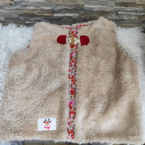 gilet doux – modèle fleuri | fait main