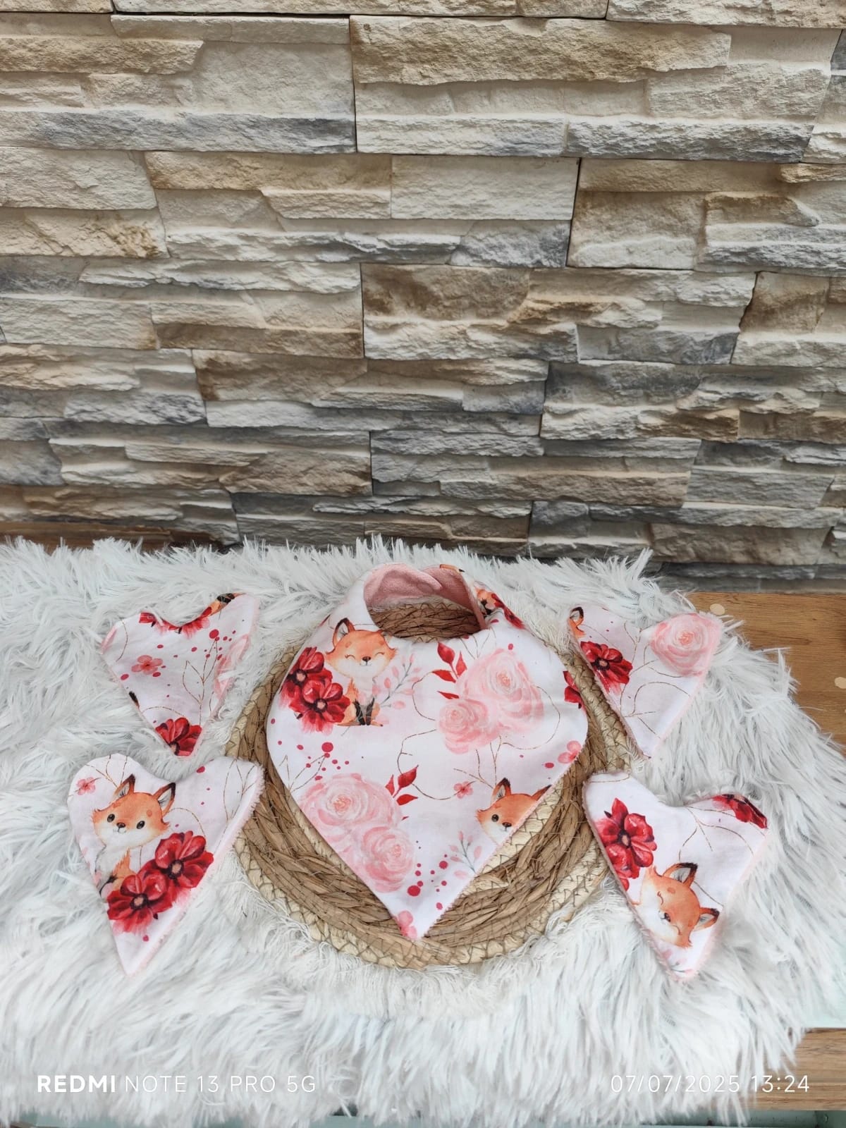 bavoir bébé + lingettes – motifs renard & fleurs bavoir bébé + lingettes – motifs renard & fleurs